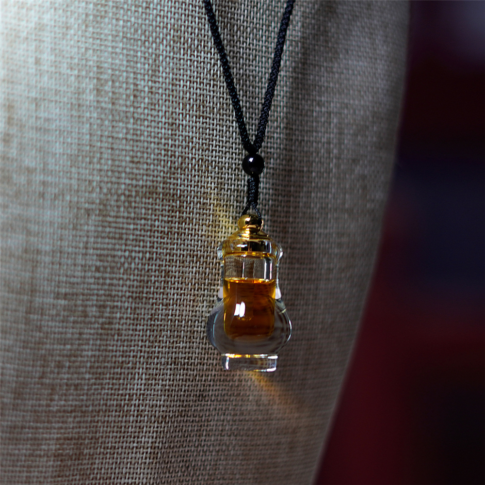 Agarwood Essential Oil Pendant - Body Jewelry Co recensie en prijs