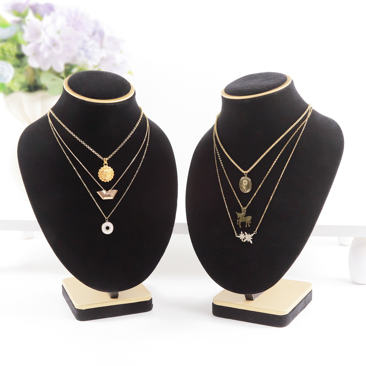 Body Black Velvet Jewelry Bust - Body Jewelry Store recensie en prijs