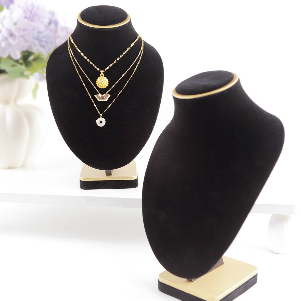 Body Black Velvet Jewelry Bust - Body Jewelry Store recensie en prijs