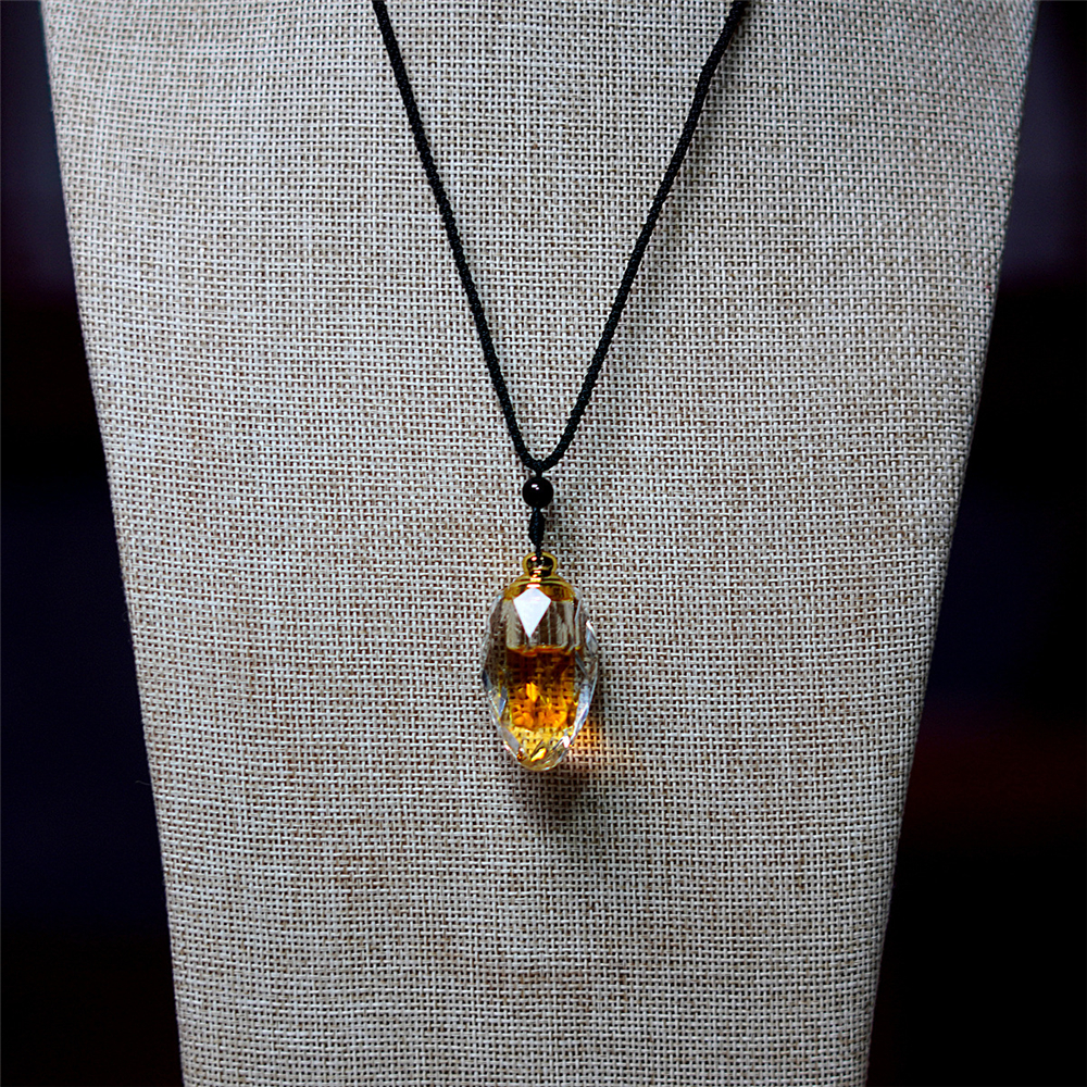 Heart-Shaped Agarwood Essentia - Body Jewelry Co recensie en prijs