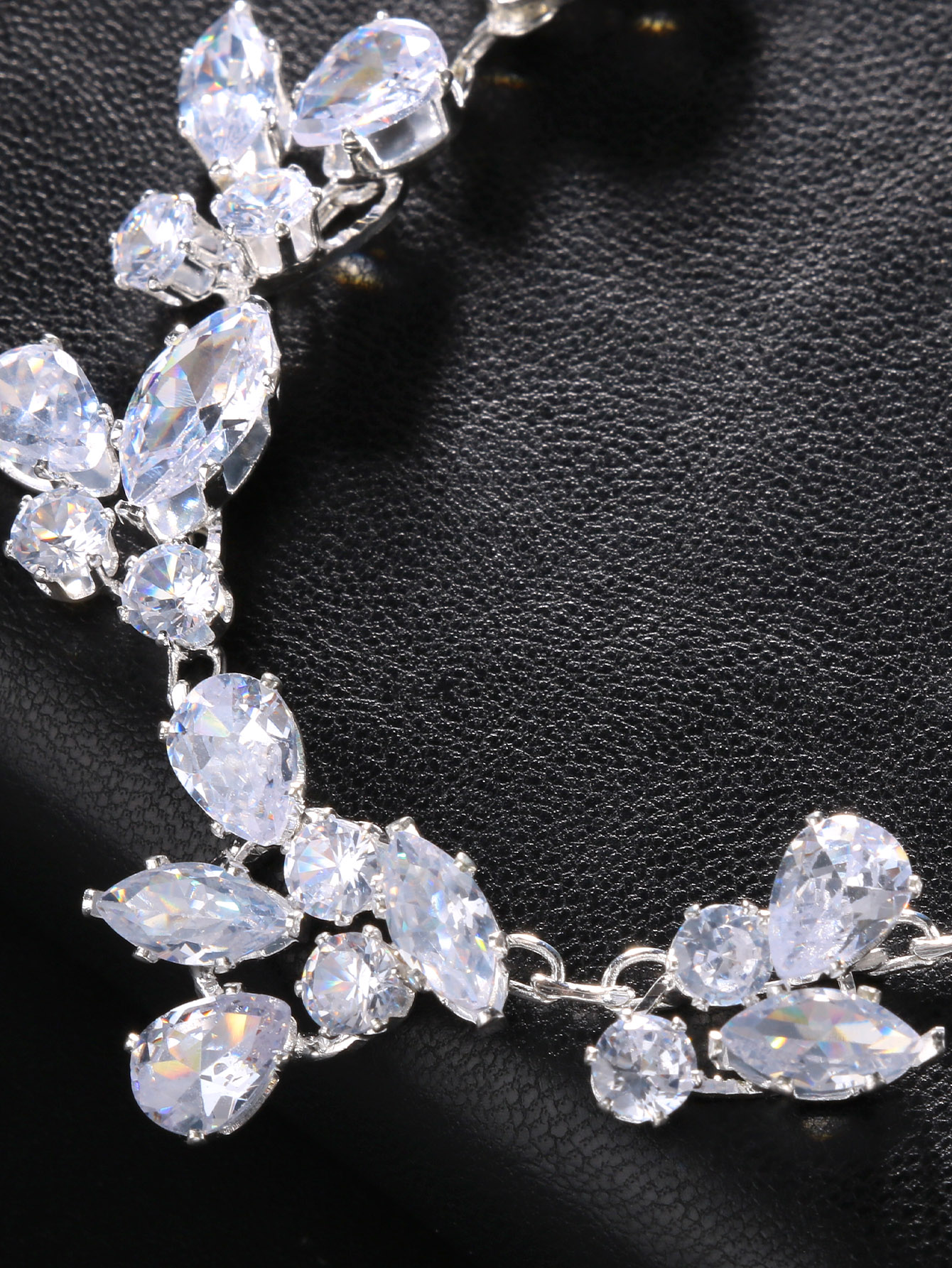 Crystal Leaf Backdrop Necklace - Body Jewelry Rhinestone recensie en prijs