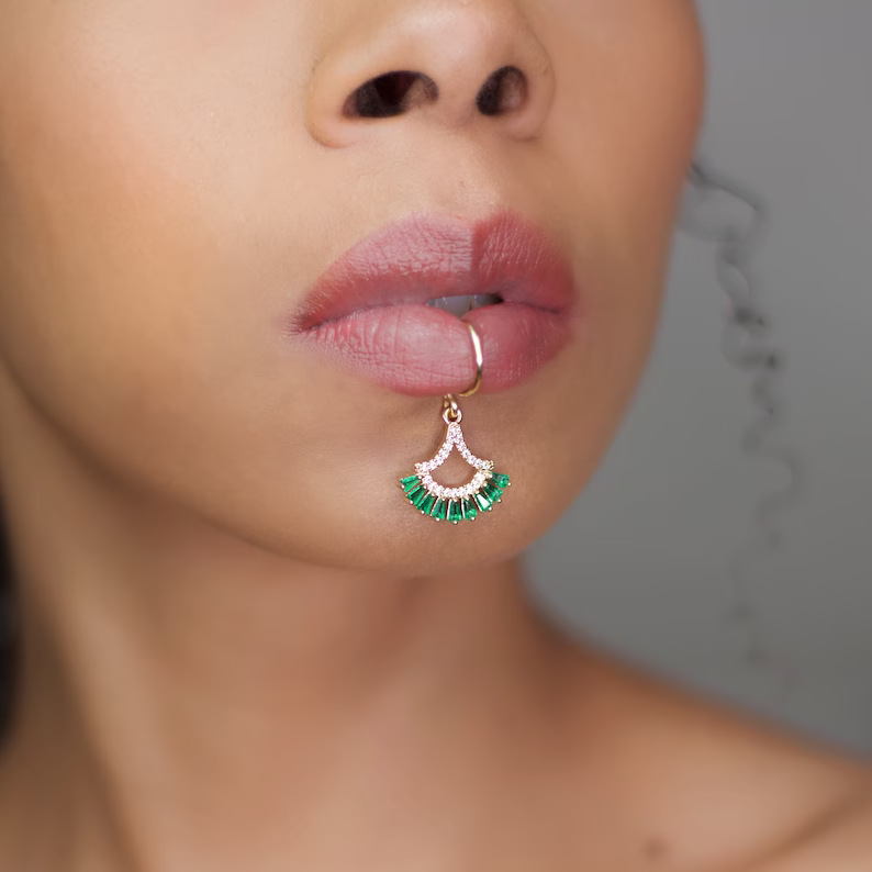 Luxury Gold Color Flower Shape - Body Jewelry Earrings recensie en prijs