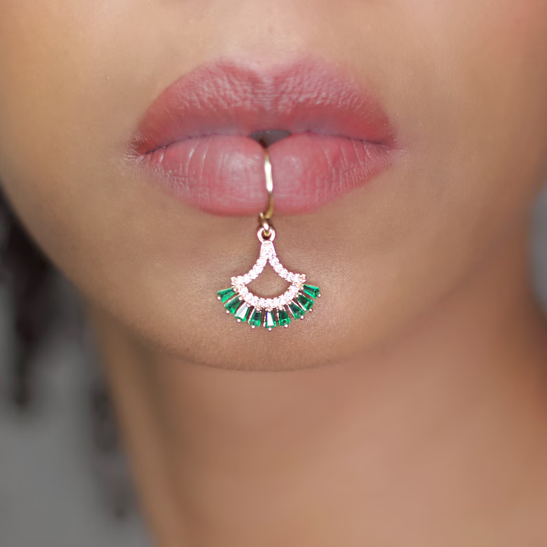 Luxury Gold Color Flower Shape - Body Jewelry Earrings recensie en prijs