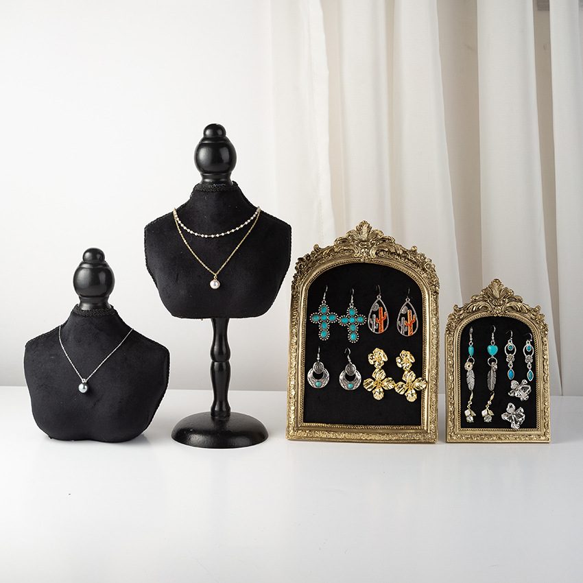 Black Velvet Bust Form Jewelry - Body Jewelry Store recensie en prijs